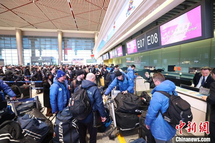 亚冬会返程高峰来临，哈尔滨机场出港航班超8