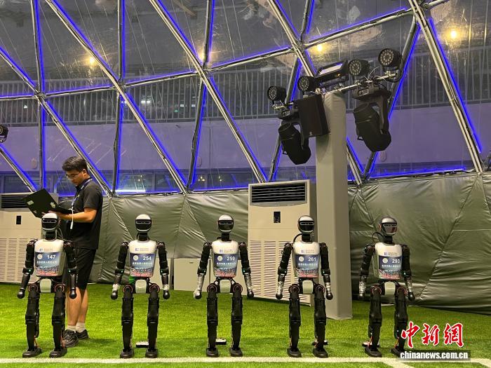 2025世界人形机器人运动会熊猫眼核心区正式启用