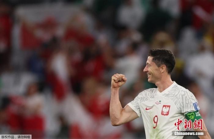 莱万终破世界杯进球荒，波兰2-0沙特晋级
