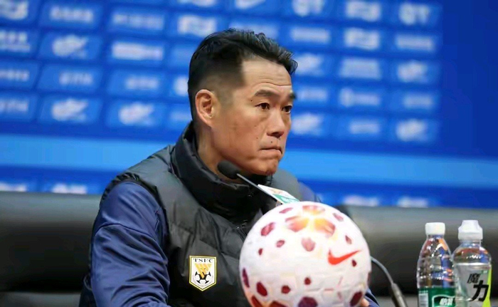 韩鹏战术僵化引争议 内部利益格局成掣肘