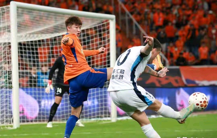 韩鹏战术僵化引争议 内部利益格局成掣肘