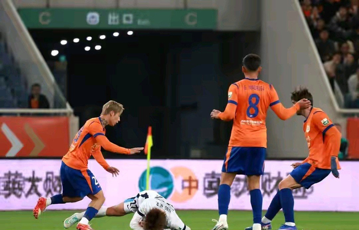 韩鹏战术僵化引争议 内部利益格局成掣肘